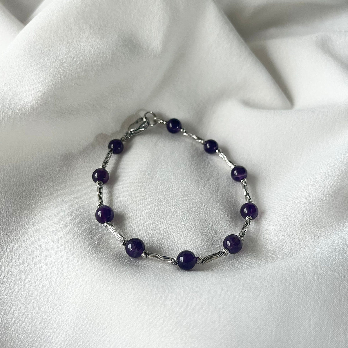 Pulsera de titanio y amatista