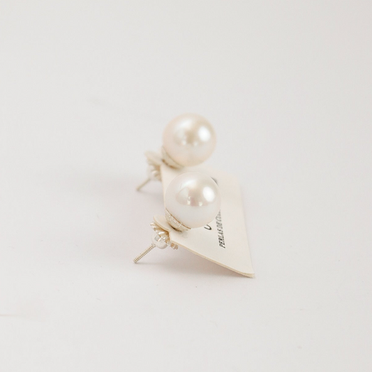 Caravanas de perla redonda con base de plata 925